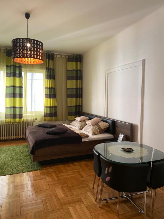 Promenade Guesthouse Near The Danube Budapest Exterior photo